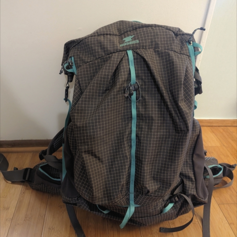 Mountainsmith Scream 50 women's backpack